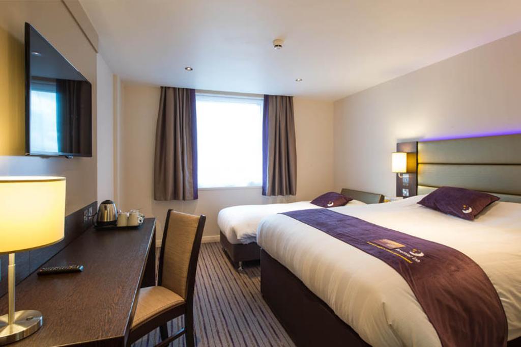 Premier Inn Falkirk - Larbert Екстериор снимка