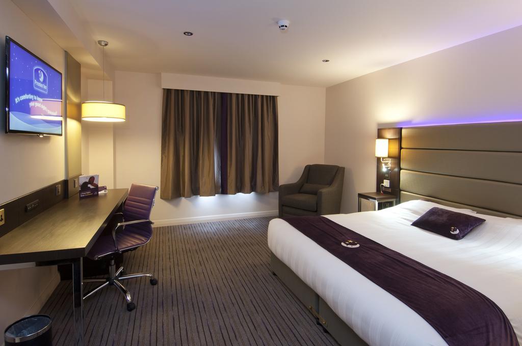 Premier Inn Falkirk - Larbert Екстериор снимка