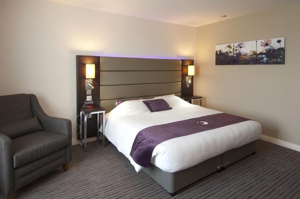 Premier Inn Falkirk - Larbert Екстериор снимка