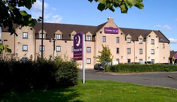 Premier Inn Falkirk - Larbert Екстериор снимка